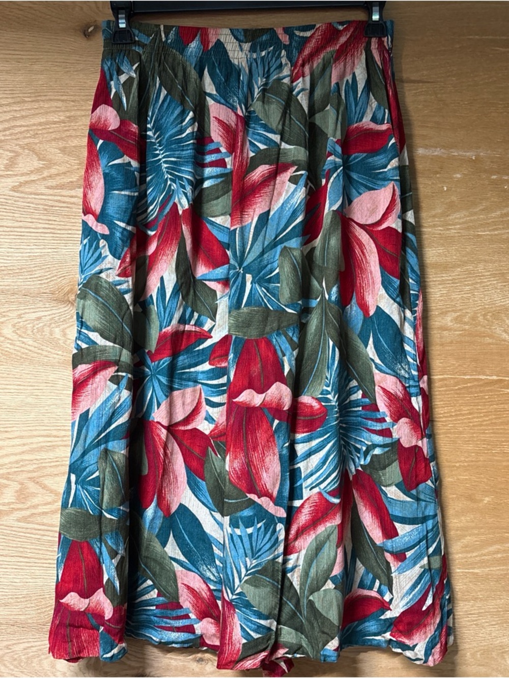 Vintage Floral Pleated Midi Skirt in Red, Blue & Green